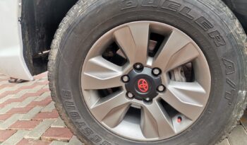 Toyota Hilux 2.4GD-6 full