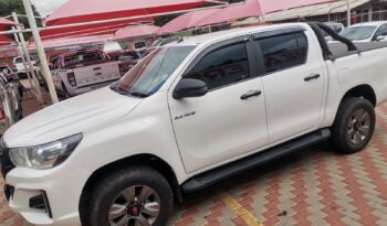 Toyota Hilux 2.4GD-6 full