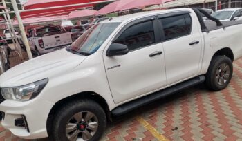 Toyota Hilux 2.4GD-6 full