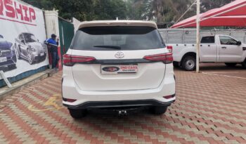 2023 Toyota Fortuner 2.4gd-6 full